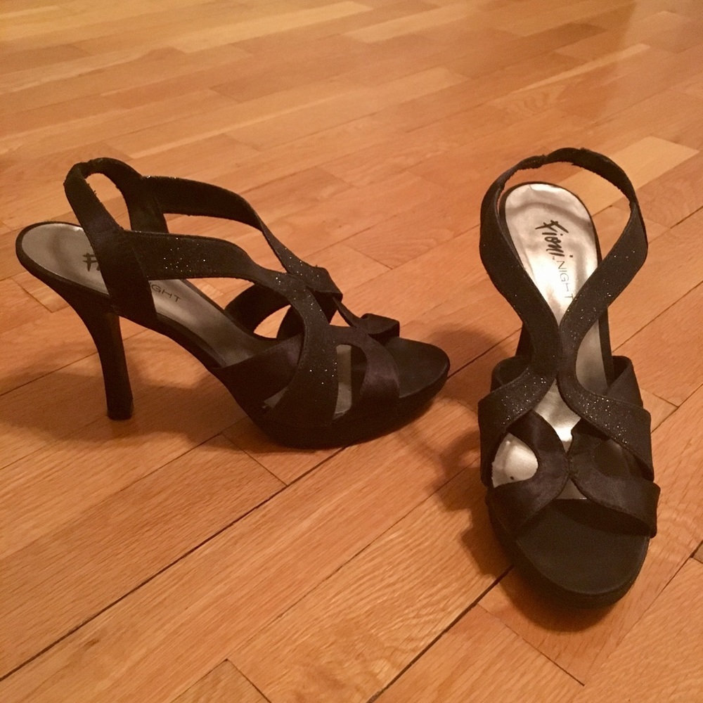 4” Black strappy heels